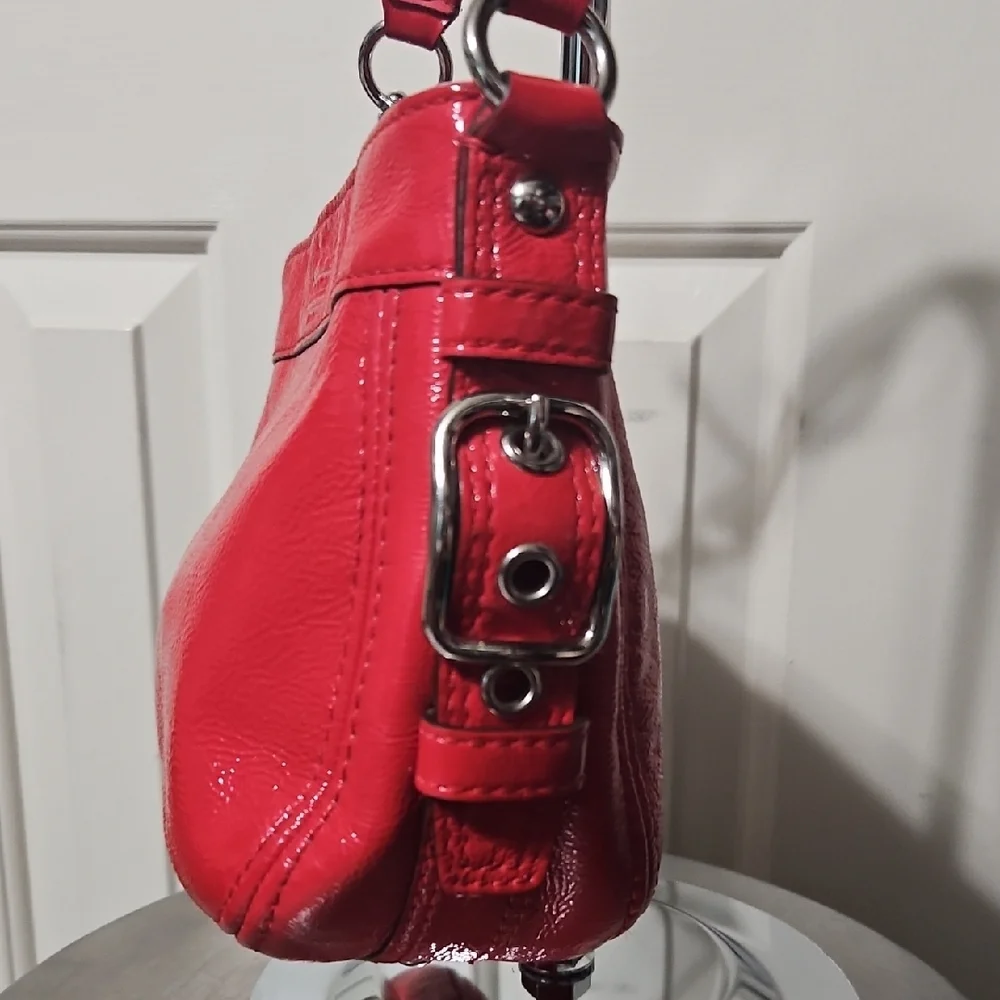 Coach patent Leather red Shoulder Bag Zoe EUC